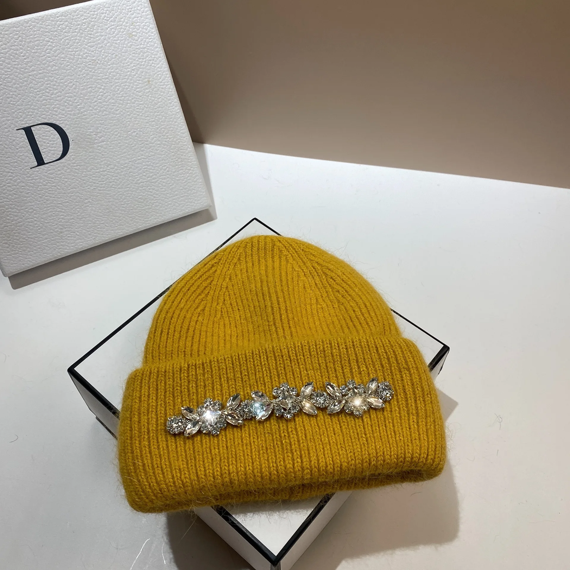 Fashion Women Winter Hat Real Rabbit Fur Knitted Beanie Caps Diamonds Flower Lady Casual Hats Warm Wool Skullies Beanies