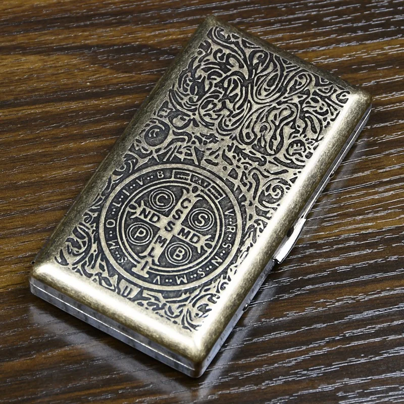 

Portable 20-cigarette Case for Women, Designed in A Slim and Ultra-thin Fashion with A Creative National Bronze Aesthetic