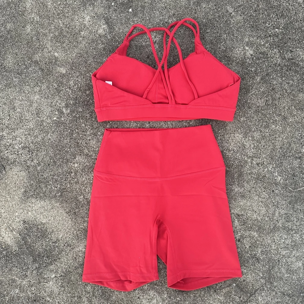 Solid Color Women's Athletic 2-Piece Yoga Set - Cross Back Sports Bra & Short Leggings