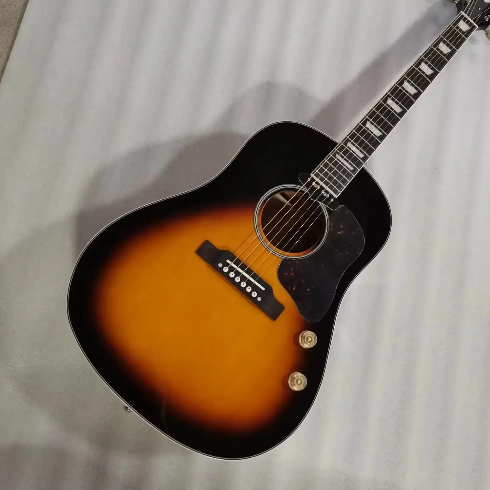 Solid Aaa Sikta Abete Top 160 Stile Chitarra Elettrica Acustica Personalizzata Sunburst Color