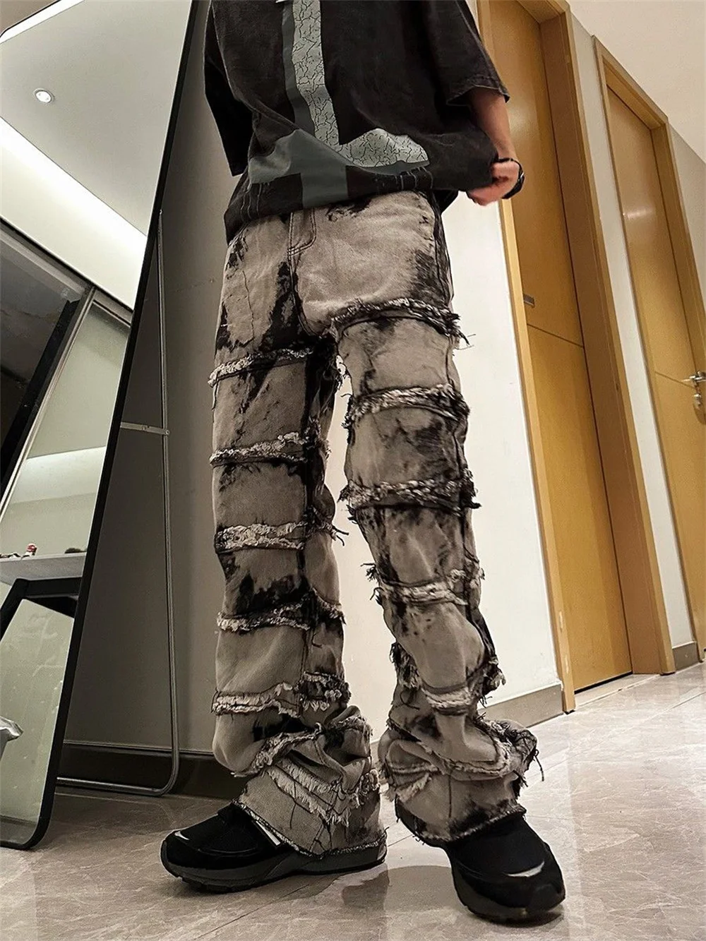 Рисунок 5 - Джинсы с прямыми штанинами в стиле