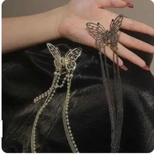 Рисунок 4 - Заколки для волос в виде акулы-краба