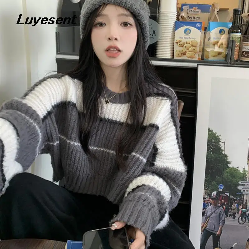 

Women Gray Striped Pullover Short Sweater 2023 Autumn Y2k Girl Loose O Neck Long Sleeve Sweet Sweaters Korean Fashion Clothes