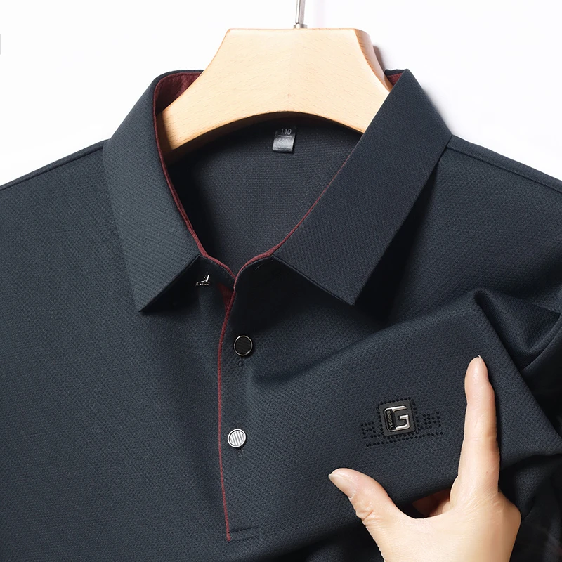 Neues Herren-Business-Casual-Kurzarmhemd mit Abzeichen, einfarbiges Poloshirt, modisches, atmungsaktives, bequemes, vielseitiges Oberteil – Detail 9