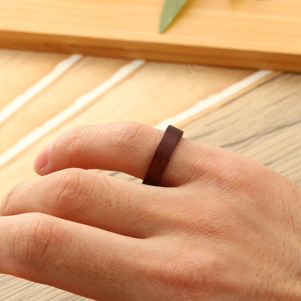 Fashion Blood Sandalwood Ebony Wood Ring Men Women Retro Natural Wood Ring Pagan Pull Finger Women's Jewelry Gift