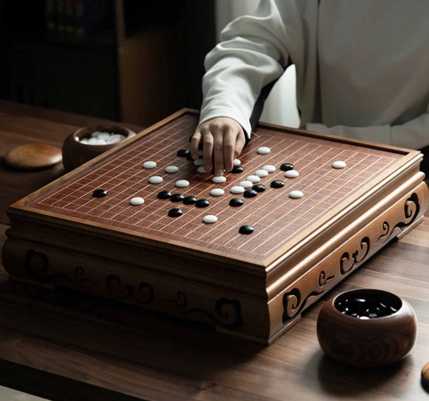 Go Weiqi 바둑판 전체 세트, 체스 조각 포함.