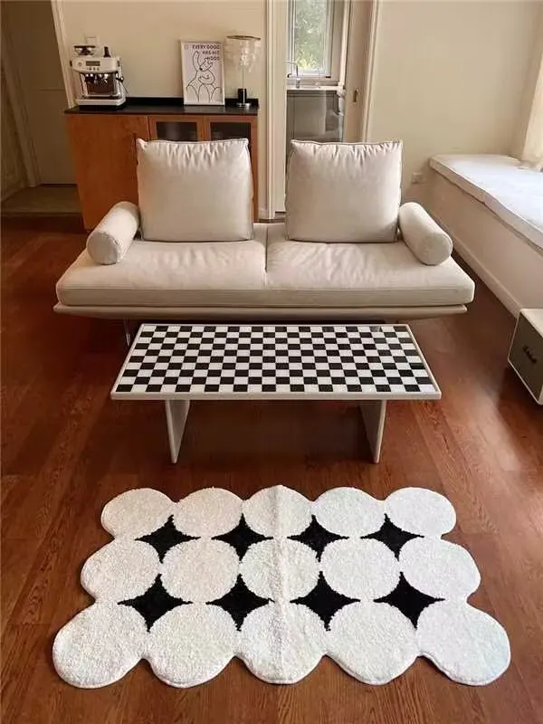 Black and White Scalloped Rug, customer photo