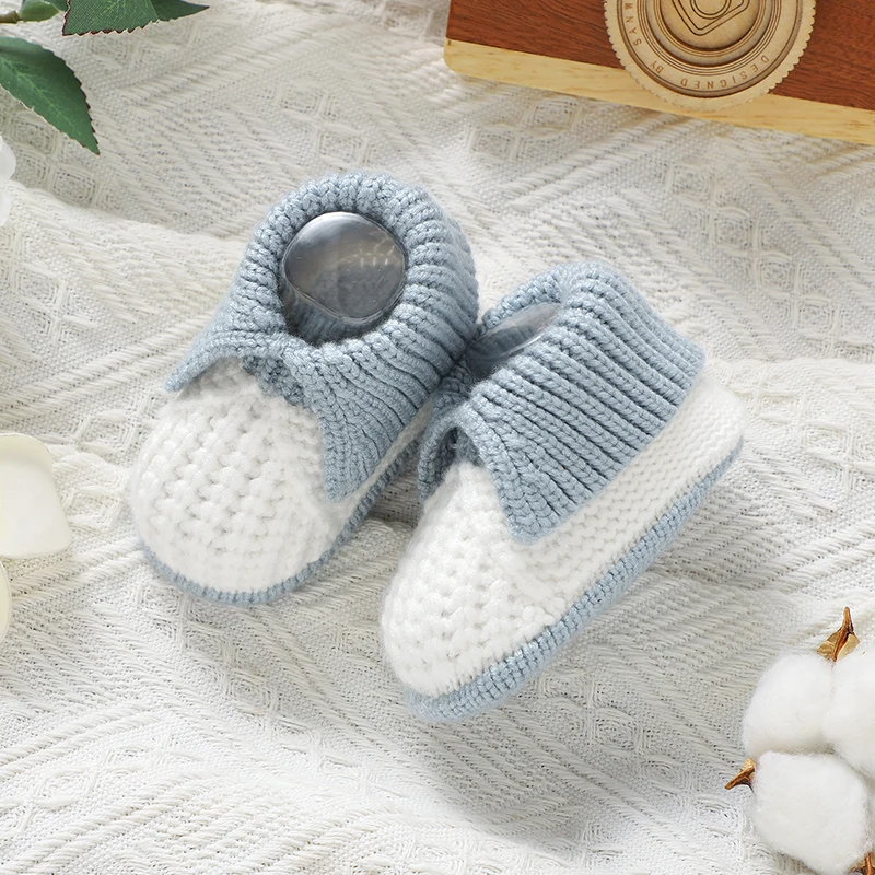 Newborn Baby Shoes Knit Infant Boys Girls Boots Fashion Patchwork Flanging Toddler Kid Crib Shoes 0-18M Chlid Footwear Cute Warm baby girl booties