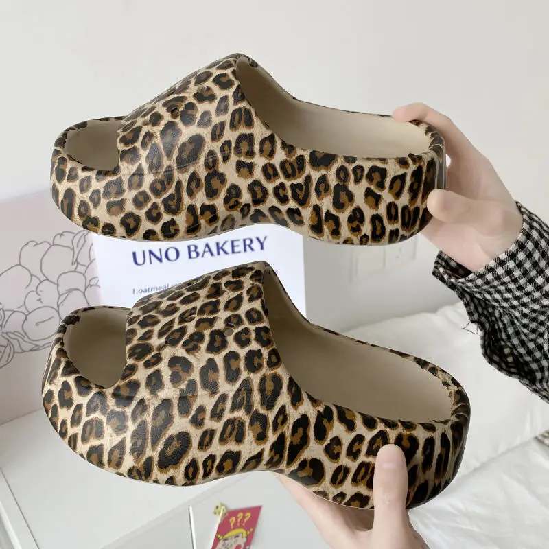 

EVA Platform Cloud Slippers Woman Leopard Printing Shoes INS Hot Thick Sole Outdoor Beach Clogs Ladies Girls Water Hole Shoes