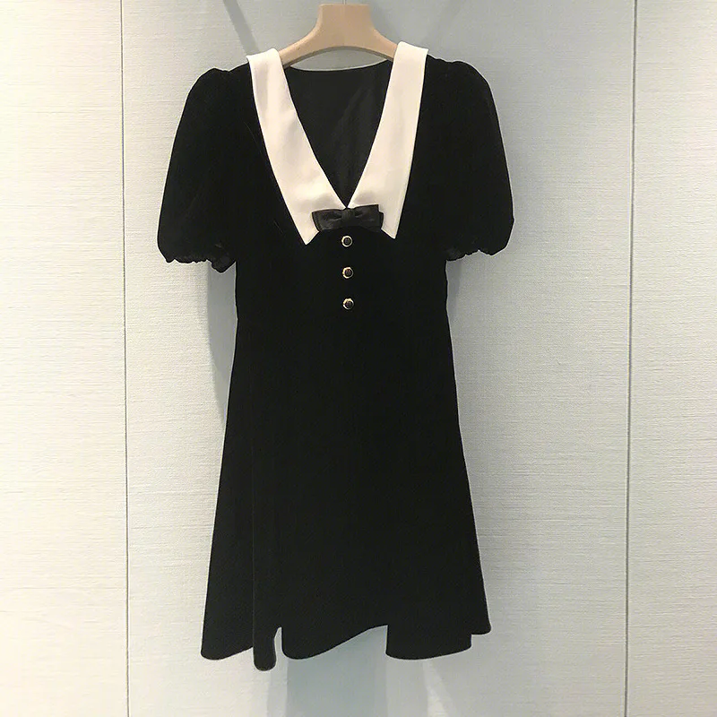 

Black Velvet V-Neck Dress with Bubble Sleeves Fashionable Slim Large Hemline Bow Waist Wrap Dress Spring