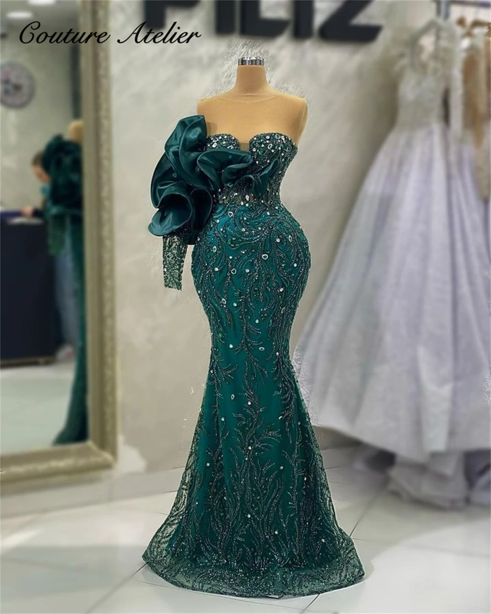 

Emeraled Green Evening Dresses 2023 One Shoulder Long Sleeve Crystals Rhinestone Beading Mermaid Luxury Wedding Party Prom Gowns