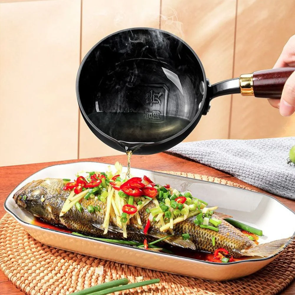 Egg Frying Pan Cast Iron Oil Splashing Pot Uncoated Wooden Handle Omelette Pan Mini Deepened Butter Melting Pot Chocolate