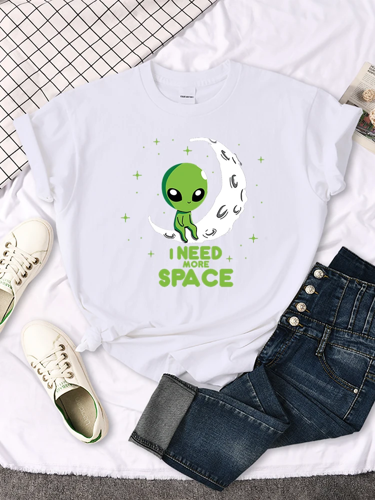 I Need More Space Green Alien Female T Shirts Cartoons Oversize Top Fashion Tshirt Leisure Fit Tee Summer Casual Women T-shirt