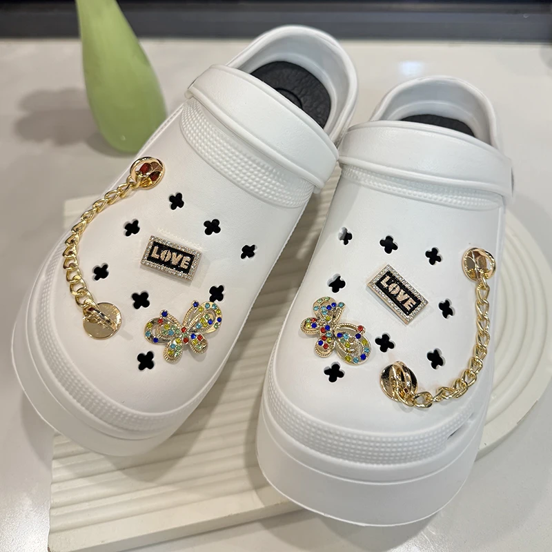 2025 Metal Chain Chunky Platform Clogs Sandals Women Diamond Butterfly Wedge Slippers Woman Summer Non Slip Beach Sandles Female