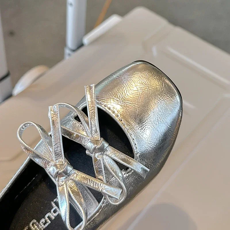 2024 الخريف الأطفال أحذية من الجلد للفتيات موضة جديدة الأميرة نمط لينة أسفل الحلو ربطة العنق الرقص تنوعا أحذية الحفلات