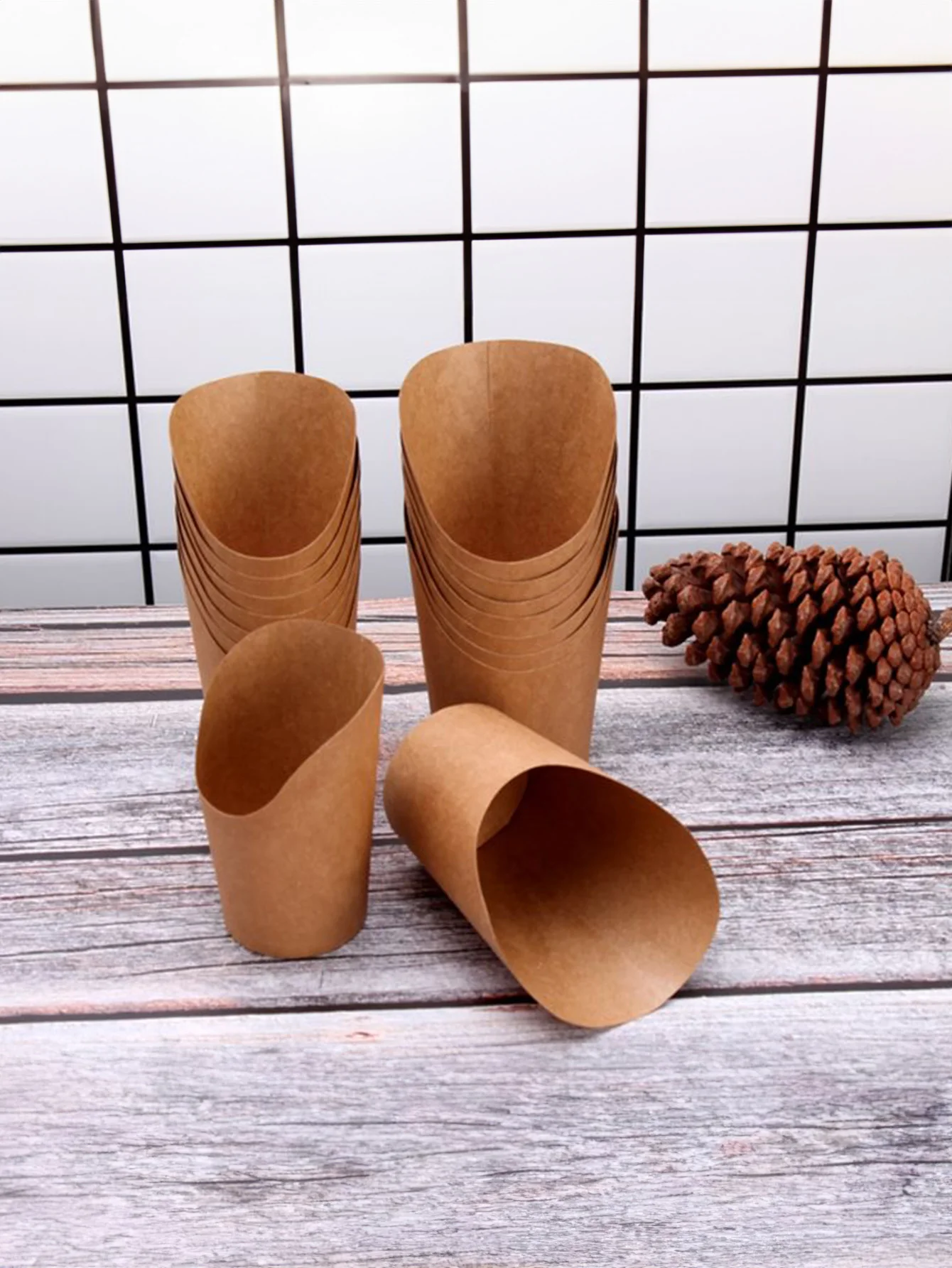 Disposable egg waffle ice cream paper cups, thickened oblique pine branches, kraft paper fries cups, chicken rice flower cups