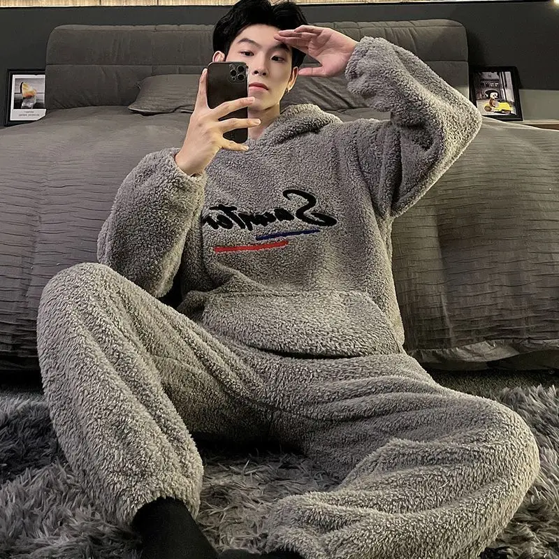 2024 New Fashion Coral Velvet Pajamas Handsome Men Winter Plus Pad Loungewear Suit Loose Warm Young Male Casual Home Clothes Set fashion trend cute sweet bear all match autumn and winter new loose simple pajamas plus velvet thick warm home clothes