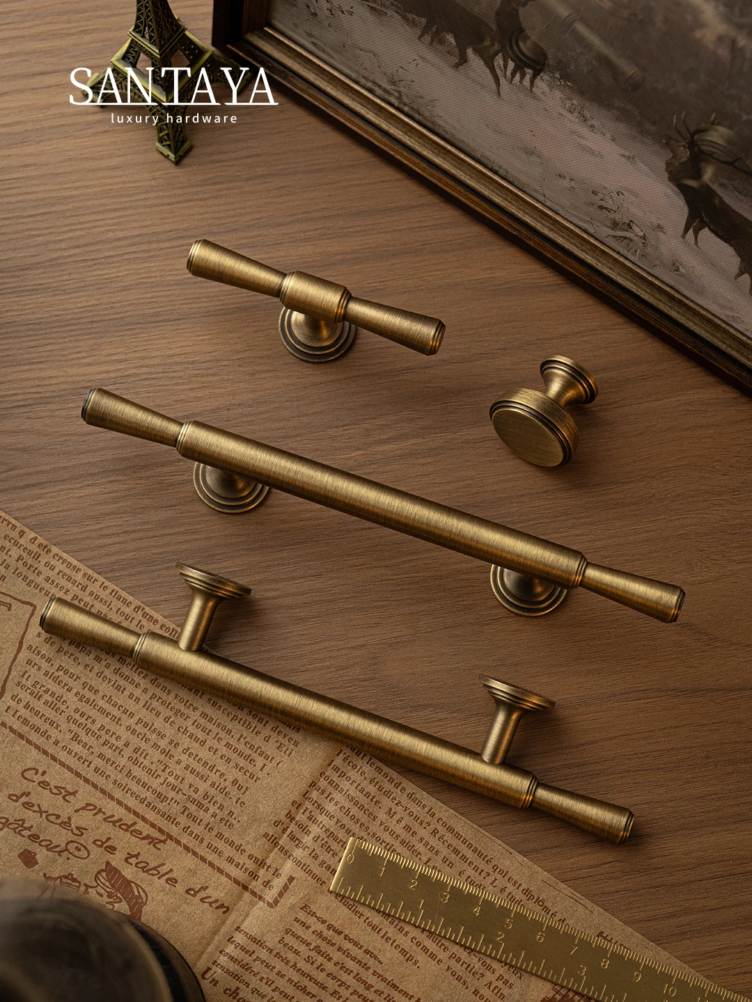 Santaya มือจับทองเหลืองขัดเงาแบบโบราณสำหรับตู้ครัว ตู้เสื้อผ้า ลิ้นชัก แบบทีบาร์ และลูกบิดทองสัมฤทธิ์แบบยาวสำหรับเฟอร์นิเจอร์ 1