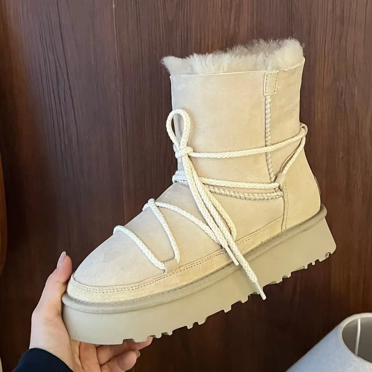 

Новинка 2024, осенне-зимние ботинки из овечьей кожи на шнуровке и толстой подошве, 426