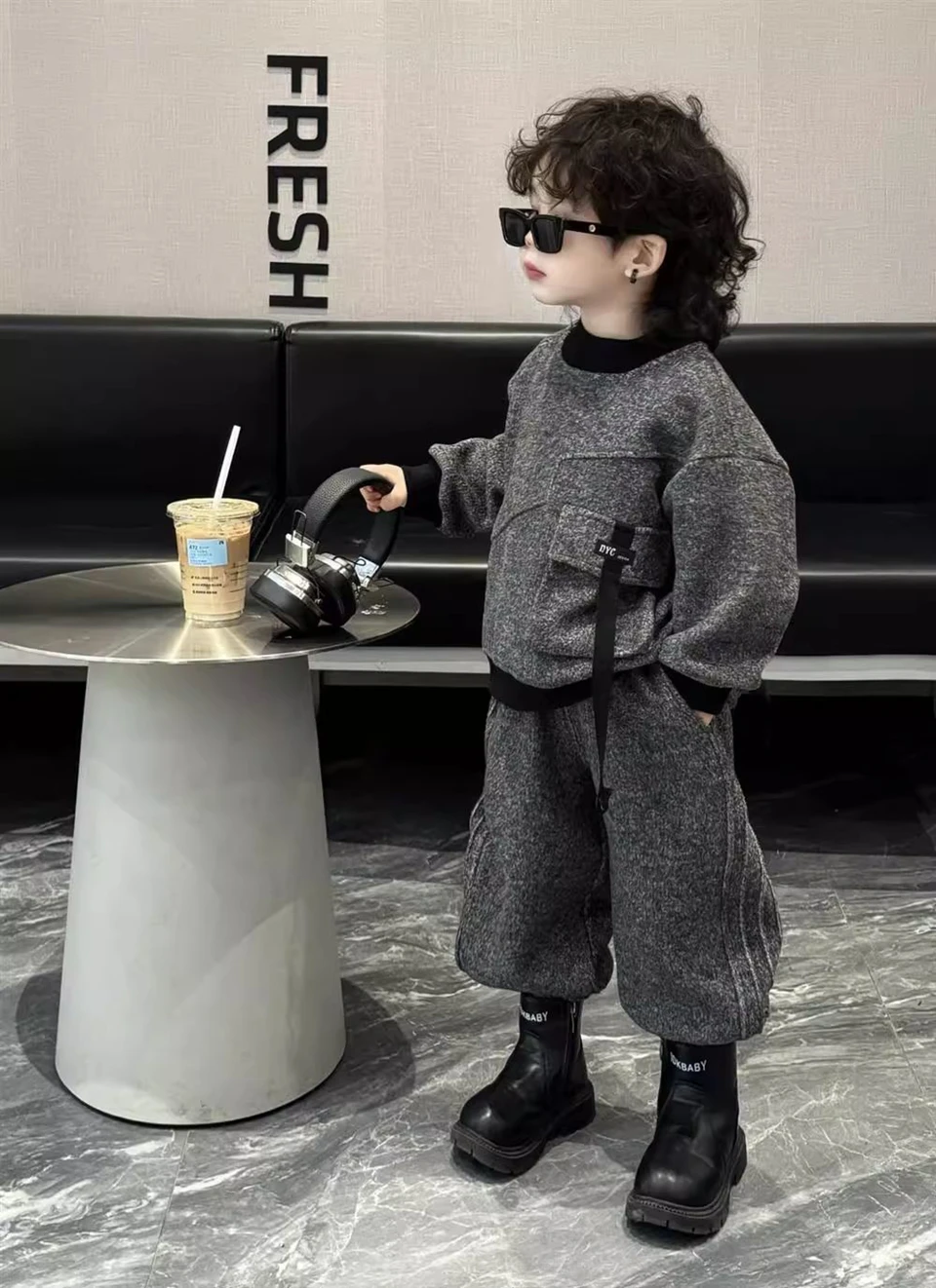 Neues Samt-Set für Kinder, 2026, Frühling und Herbst, Kapuzenpullover, koreanische Ausgabe, coole, hübsche Freizeithosen, Kinderkleidung, zweiteiliges Set, 4–12 Jahre – Detail 11