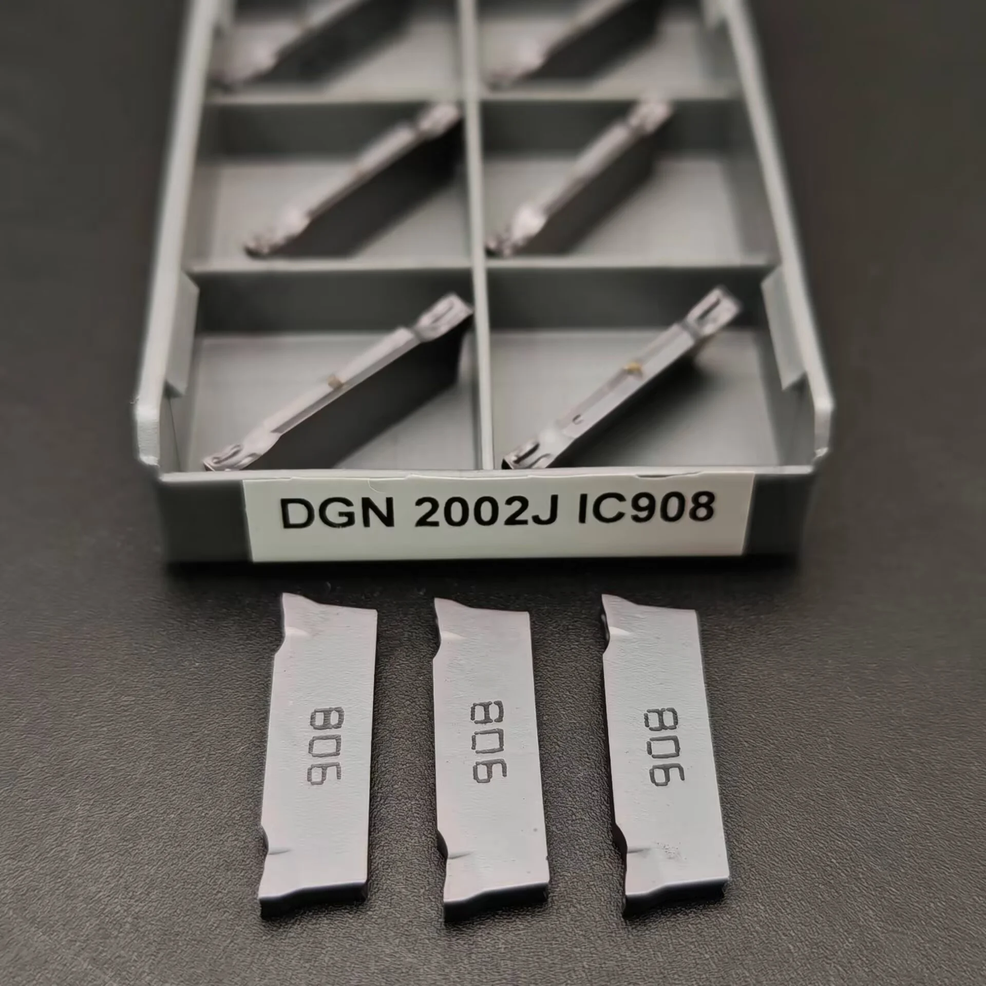 DGN2002 CDGN2002J DGN3003C DGN3003J IC908 강철 절단용 그루빙 인서트 고경도 선반 공구 블레이드 원래 품질