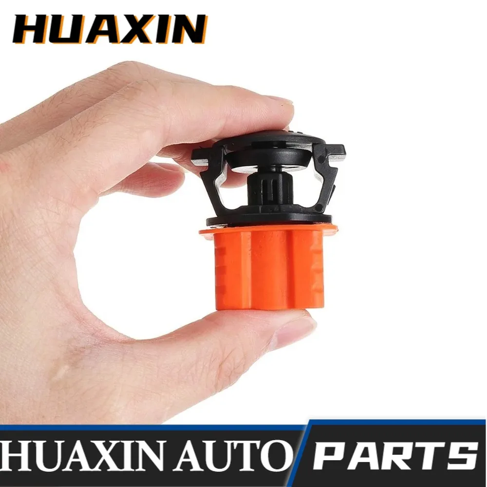 

1695040114 2115040059 0009912195 0009912595 Automobile Parts Upper Radiator Mount Pin Kit for Mercedes W117 W156 W167 W169 W172