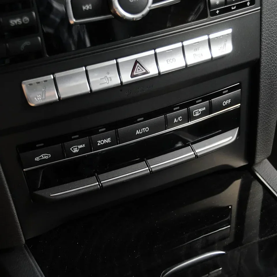 Striscia Rivestimento Pulsante Interruttore Climatizzatore Per Mercedes W212 Classe E 2008-2014 - Colore Argento Opaco - Ricambio In ABS
