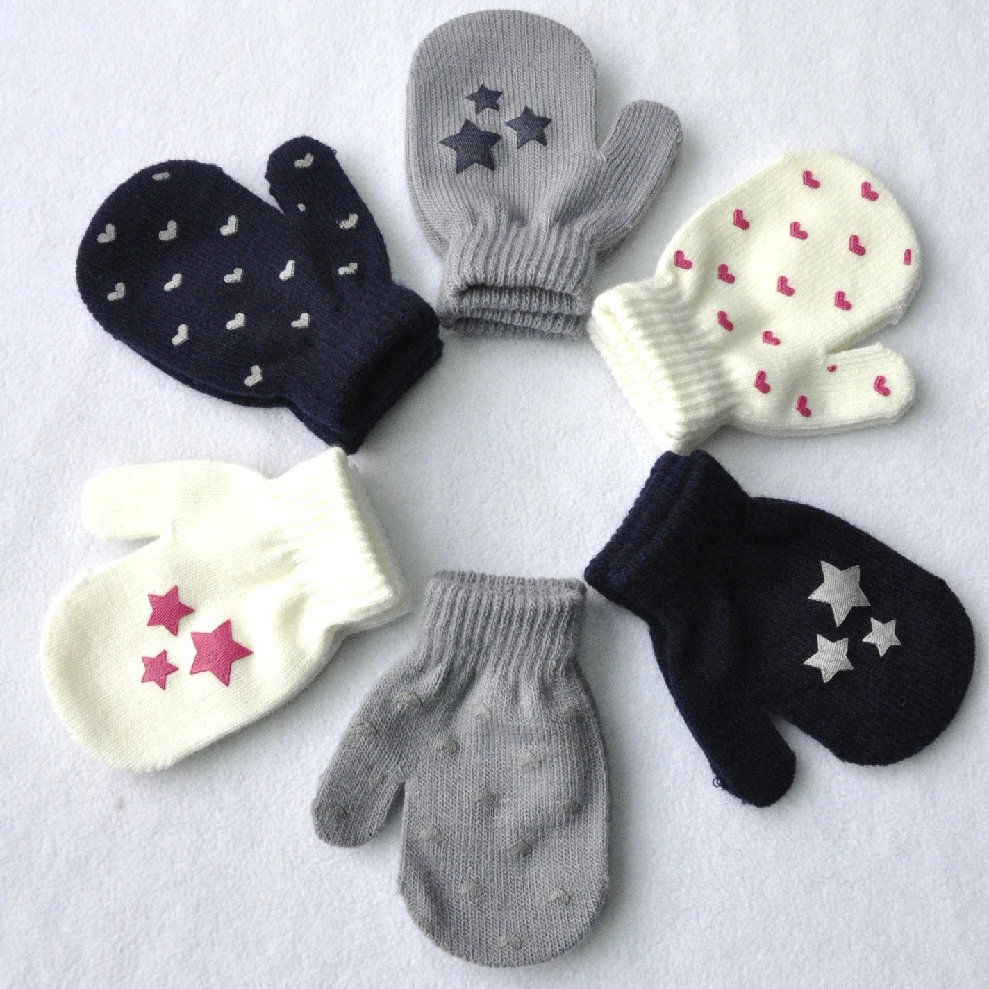 1 Pair Cartoon Anti-grasping Warm Gloves Protection Baby Mitten Cute Unisex Girls Boy Star Heart Newborn Love Face 4
