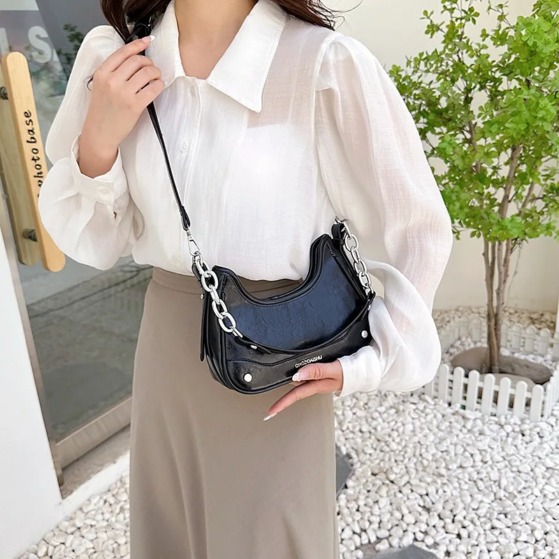 Underarm bag for women's new high-end fashion niche design One shoulder bag popular chain crossbody bag