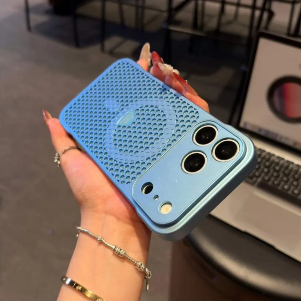 Luxury Honeycomb Cooling Magnetic Wireless Charging Frameless Armor Phone Case with Plating Design
