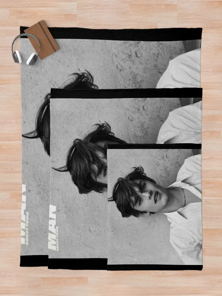 Louis Partridge �𵨸� ���� ������ ���,  ���� ��Ʈ�� ���