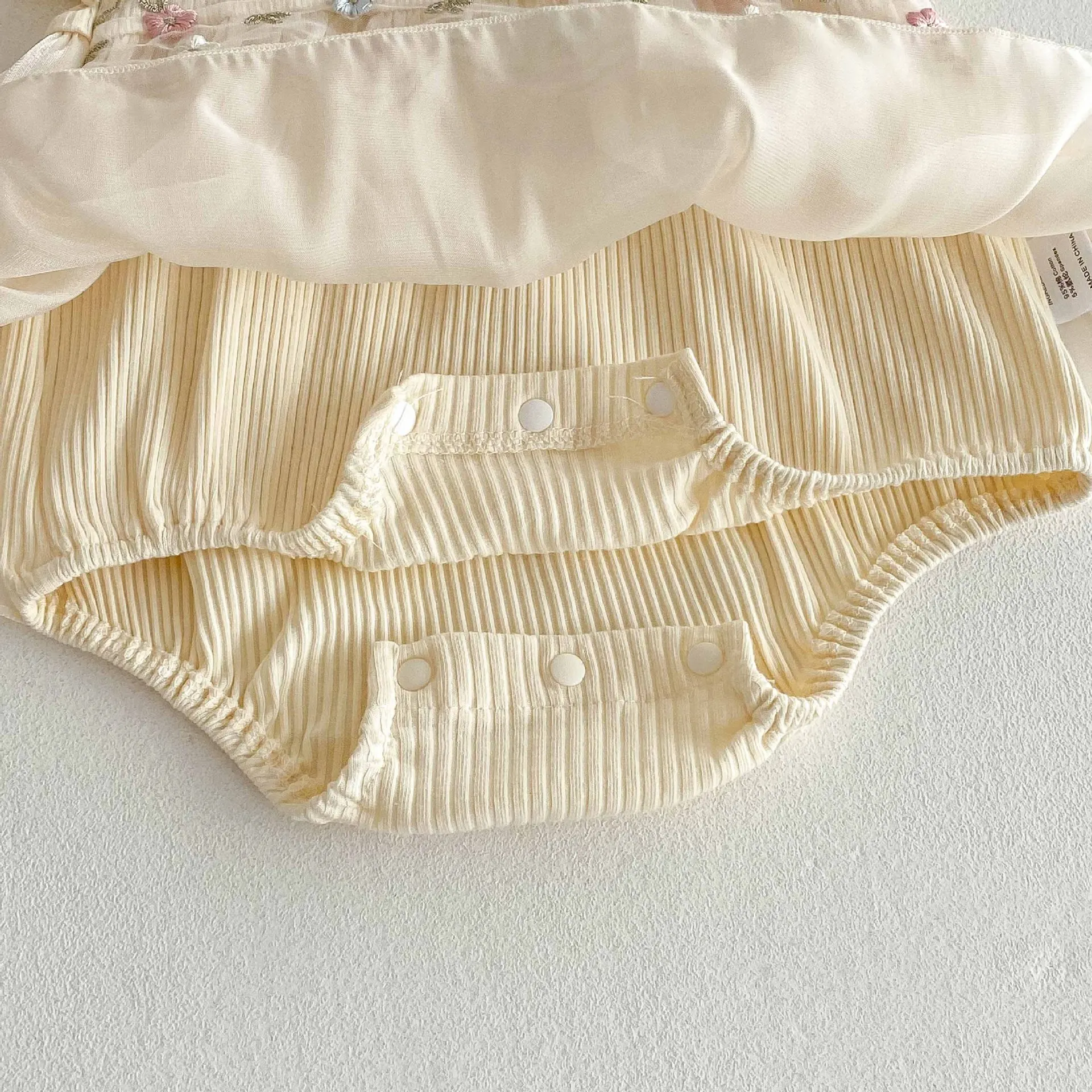 Baby Girls Summer Bodysuit with Hat and Floral Embroidery