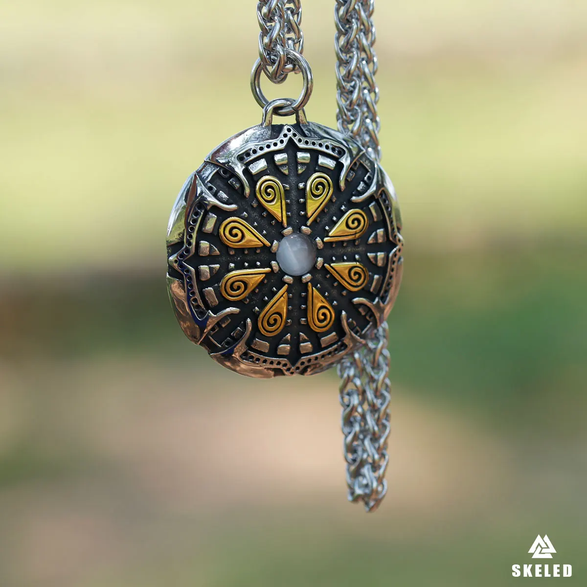 Never Fade Vintage Viking Rune Shield Collana Con Ciondolo Simbolo Vichingo In Acciaio Inossidabile Compresamuleto