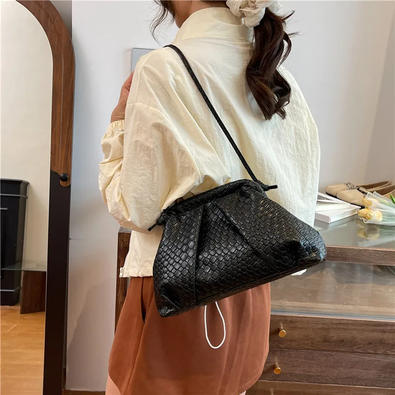 Woven Clip-On Women's Bag Fashionable Light Luxury Pleated Small Bag Versatile and Stylish Shoulder Clutch Crossbody Bag - 2