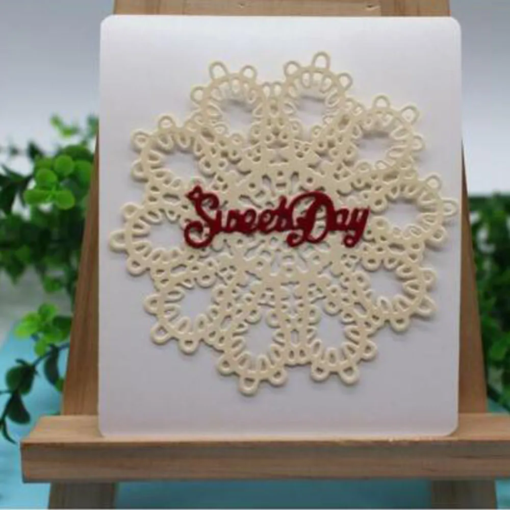 Snowflake Cutting Dies Christmas Metal Cutting Dies Stencils Die Cut for DIY Scrapbooking Album Paper Card Embossing