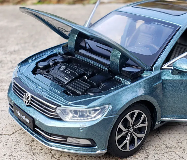 1:32 Volkswagens Magotan PASSAT Alloy Car Model Diecast Metal Toy Vehicles Car Model Simulation Sound Light Collection Kids Gift fisher price car