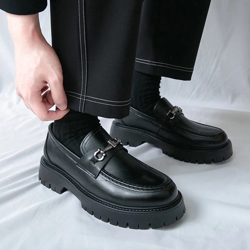 أحذية رجالية جديدة كاجوال بدون رباط ذات نعل سميك لزيادة الطول، أحذية جلدية أنيقة للأعمال، أحذية رسمية للرجال للارتداء الخارجي
