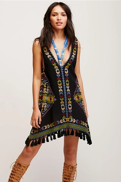 

Bohemian Dress Ethnic Embroidery Spaghetti Strap and V-Neck Tassel Sleeveless Hem Fringed Above Knee Mini Dresses for Women 2022