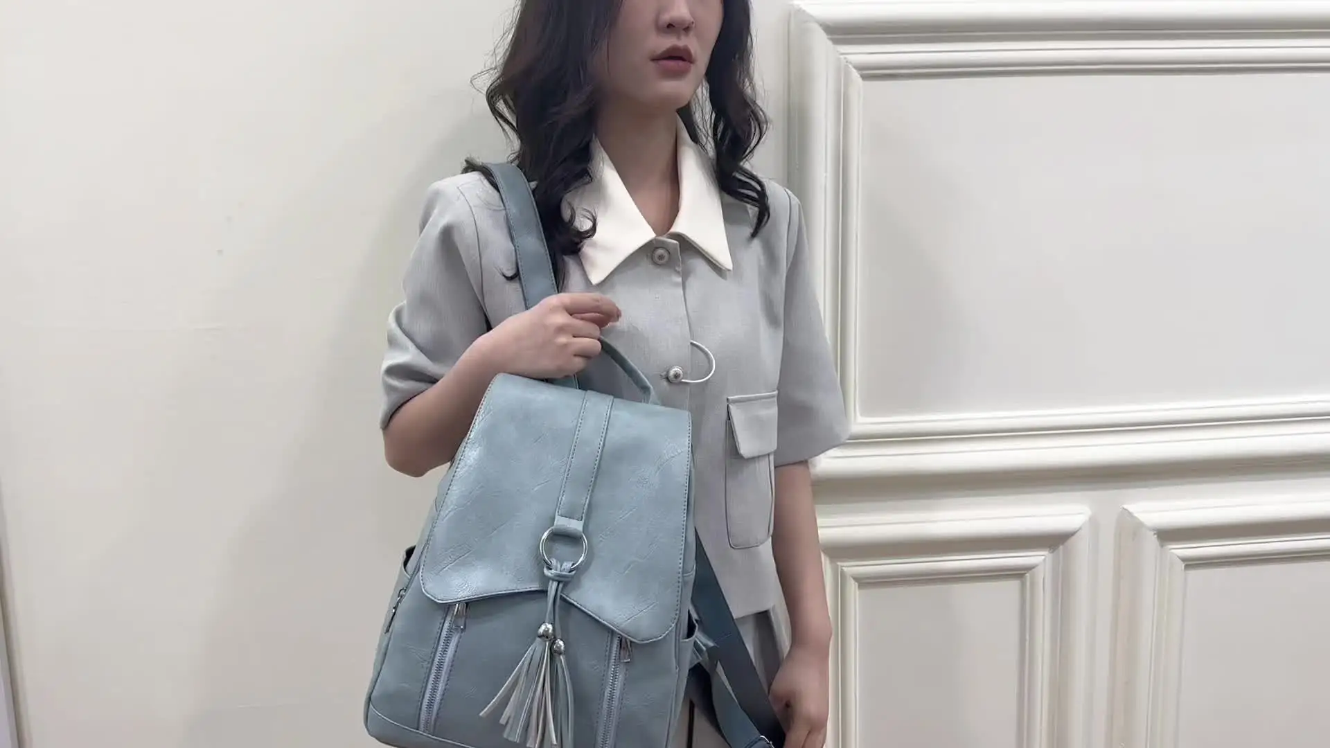 Zaino Mochila In PU Per Donna – Capiente 34x35 Cm, Con Chiusura Magnete E Ciondolo Moderno, Ideale Per Lavoro, Scuola E Viaggi