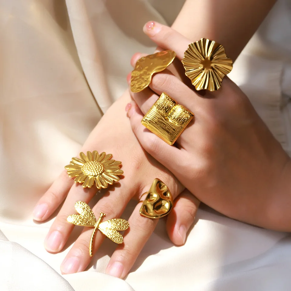 パンクステンレス鋼デイジーリング女性男性ファッションゴールドカラー