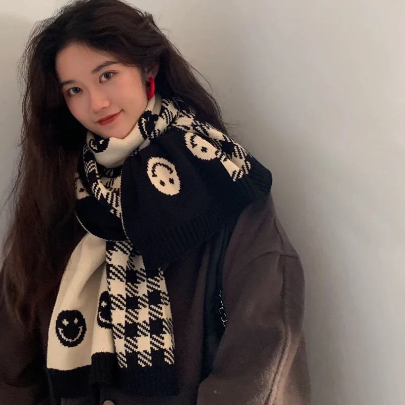 

2023 New Wool Knitted Scarf Double-Sided Smile Face Scarf Women's Winter Scarf White and Black Foulard Shawl for Female