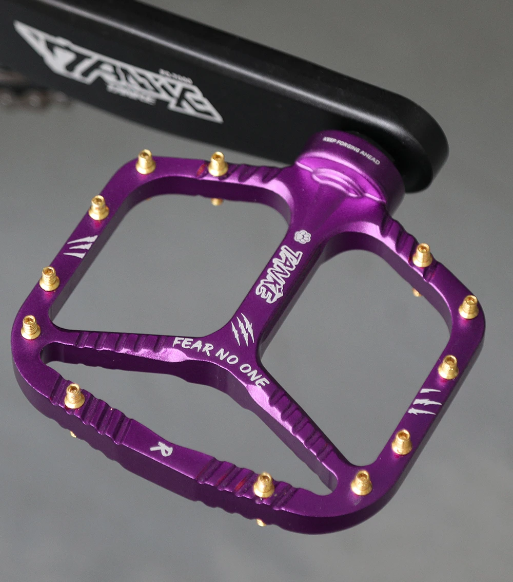 TANKE MTB-Pedale – leichte Fahrradpedale aus Aluminiumlegierung (12 rutschfeste Stifte/Seite) mit Fett und Lager, Mountainbike-Pedal TP-90 – Detail 13