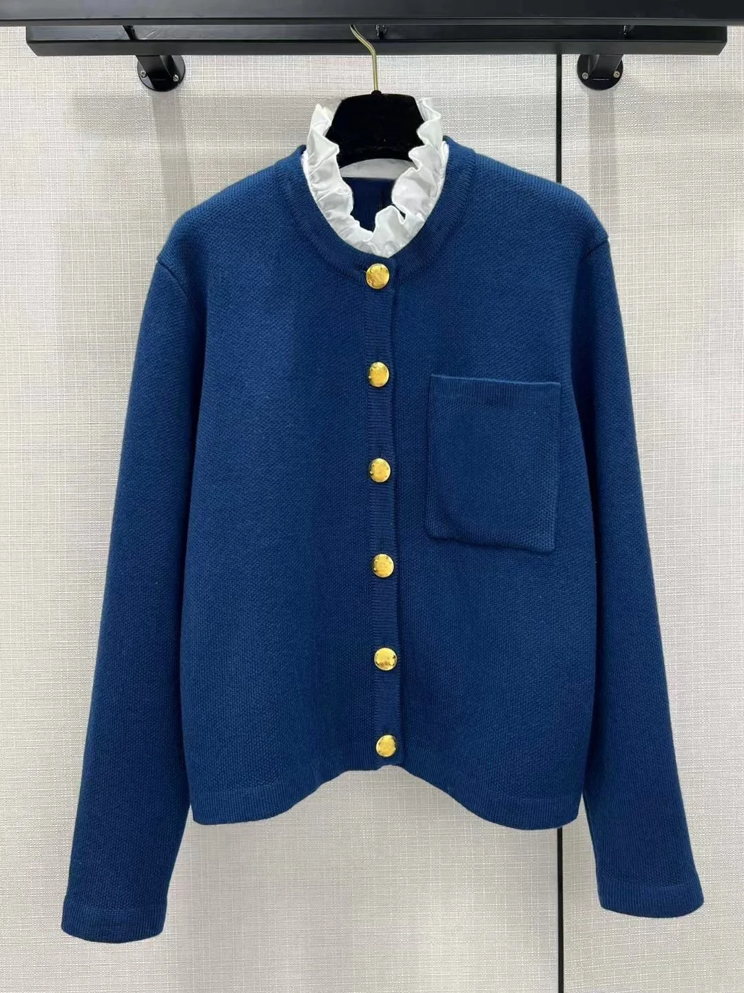 

2024 Autumn/Winter New Fashionable and Versatile Contrast Knitted Cardigan