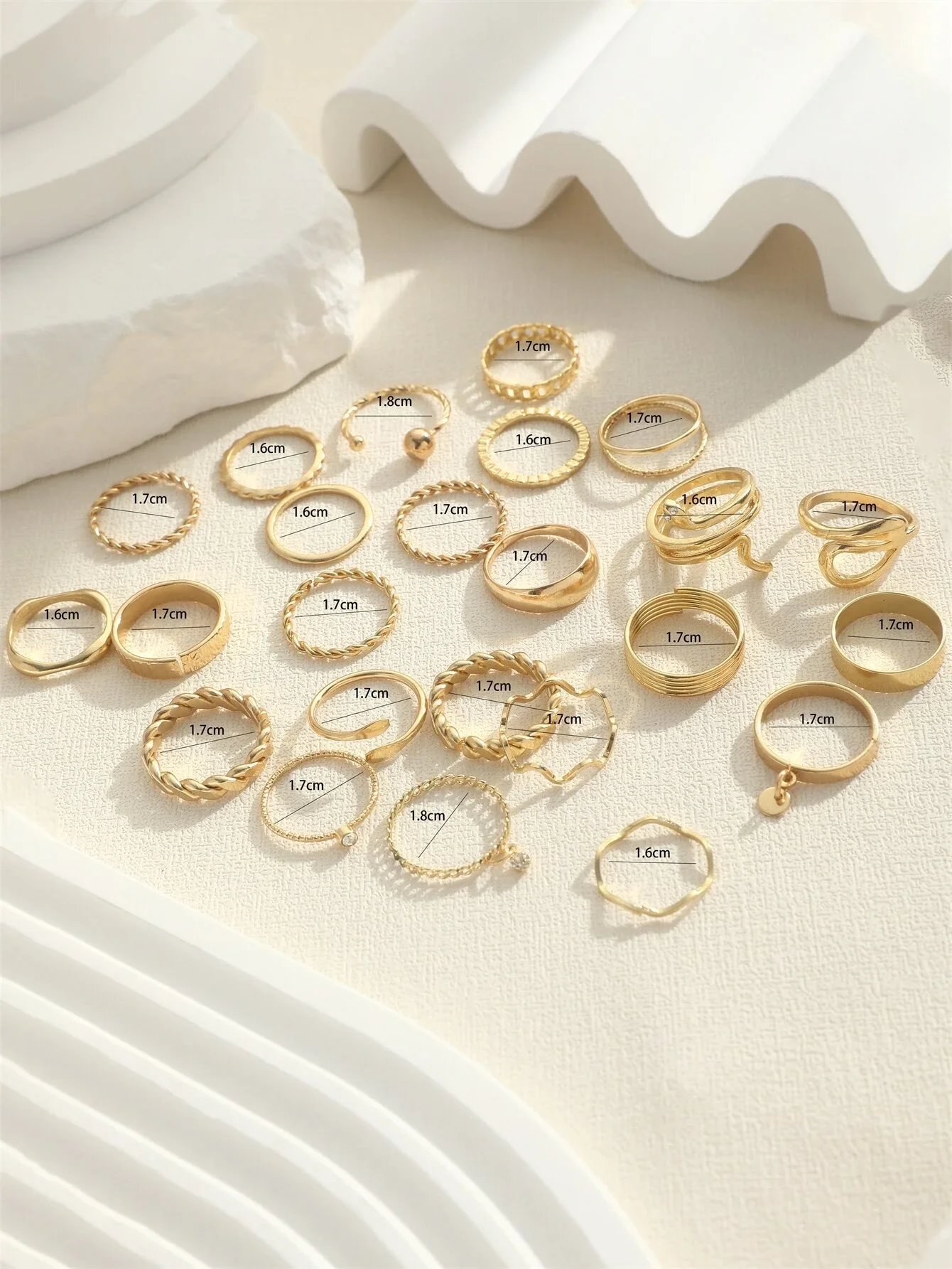 24 Pcs Fashion Rhinestone Ring Set for Women Bohemian Minimalist Snake Heart Geometric Design Finger Ring 2025 New Jewelry Gifts