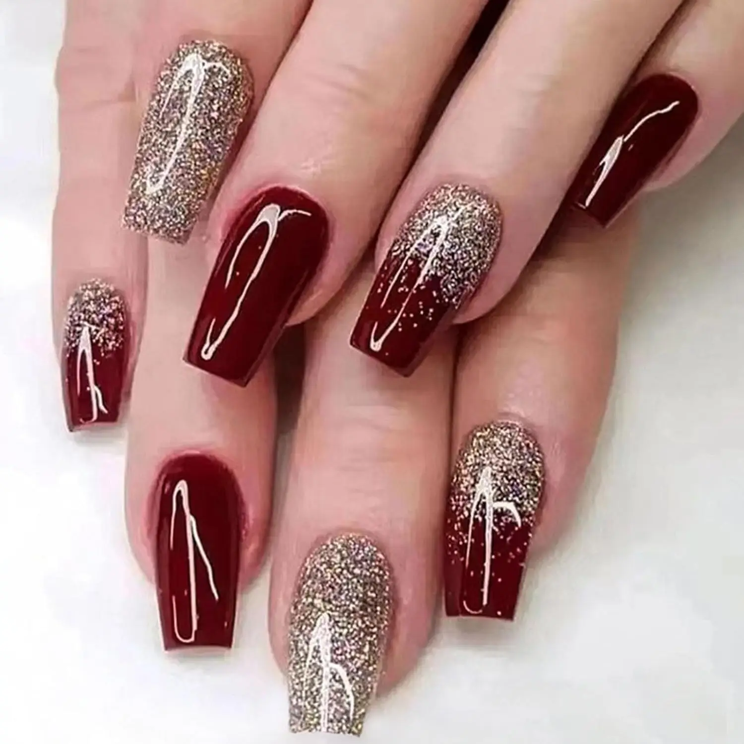 Faux Ongles Français Courts À Rayures Minimalistes Avec Lime_voghion.com