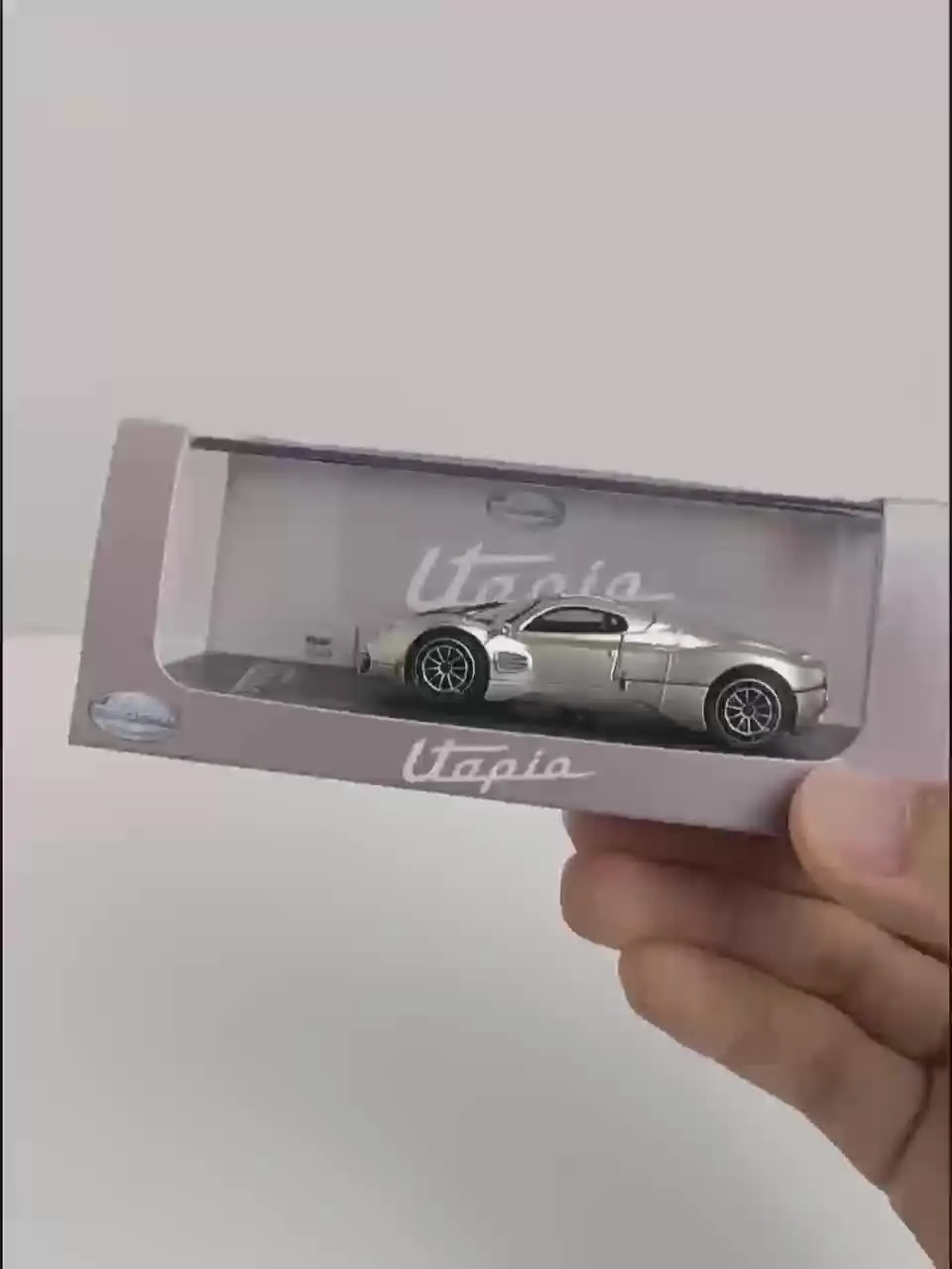 Модель автомобиля Pagani Utopia 1:64