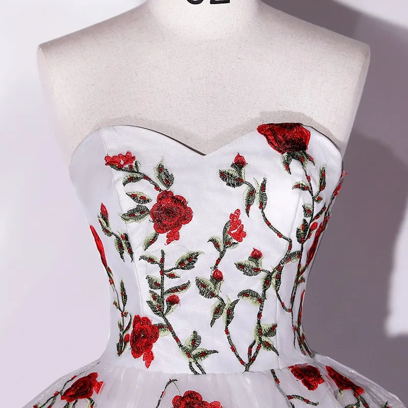 Sweet Quinceanera Dresses Elegant Strapless Party Dress Luxury Lace Flower Ball Gown Classic Prom Dress Plus Size Vestidos
