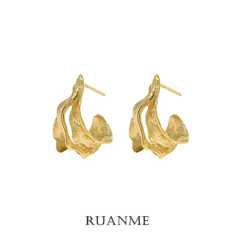 

2022 New Hollow Out Irregular Fold Light Luxury Retro Metal Geometry Earrings Fashion Simple Hollow Stud Earrings