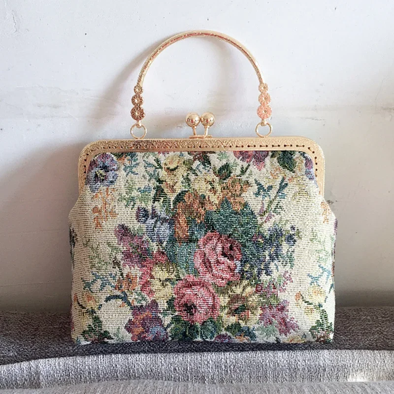 Vintage Embroidery Bags for Women Purse and Handbag Flowers Dinner Clutch Hand Bag Ladies Pearl Chain Crossbody Shoulder Bag