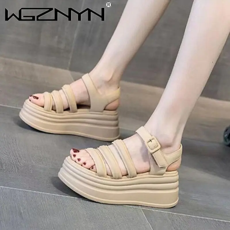 

Сандалии женские на платформе, повседневные босоножки на массивном каблуке, без застежки, римские сандалии, цвет белый, лето 2023